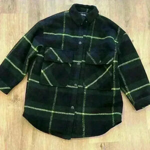 Zara black green flannel oversized jacket snap closure